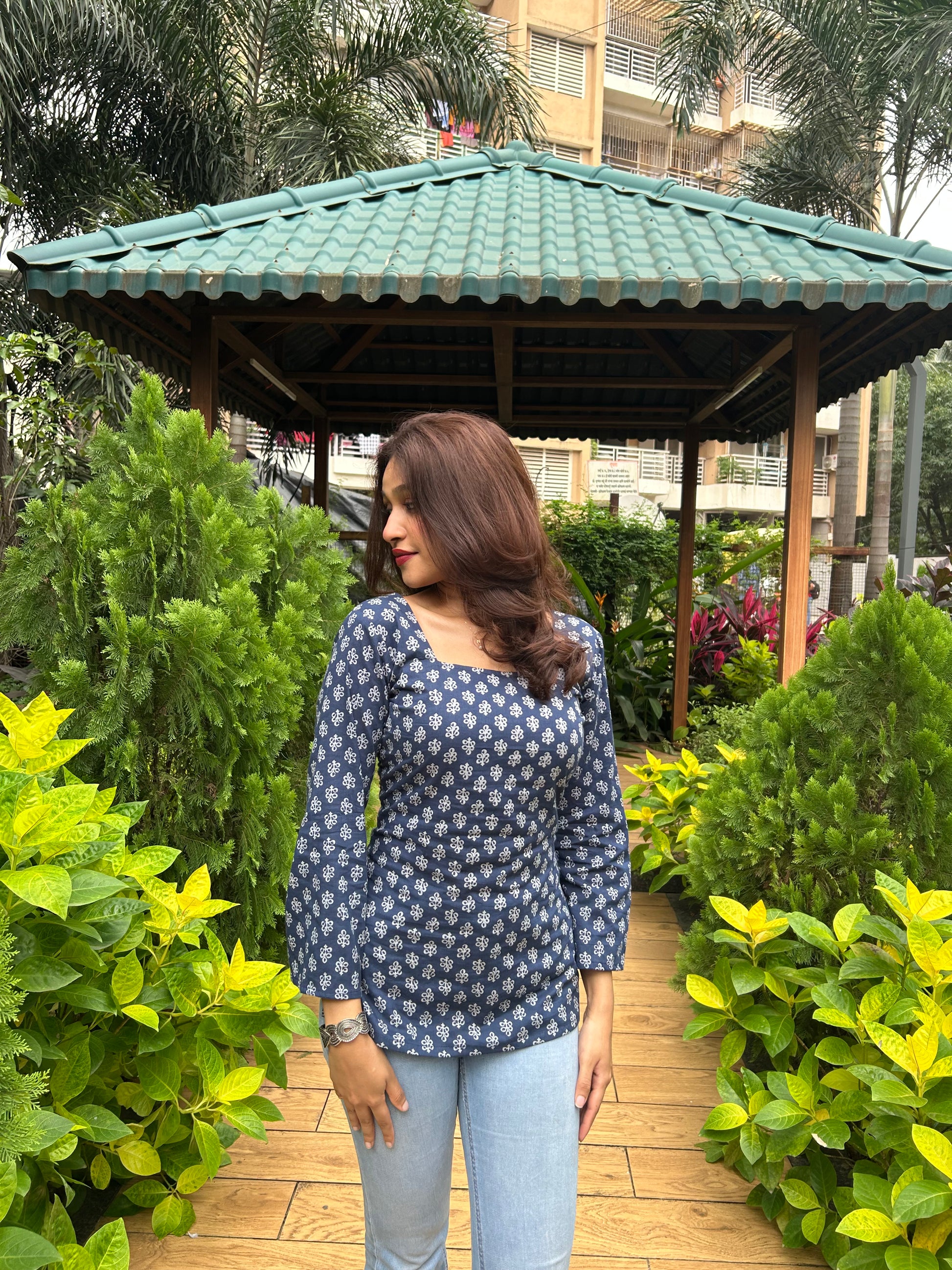 Noorani Blue Buti Kurti