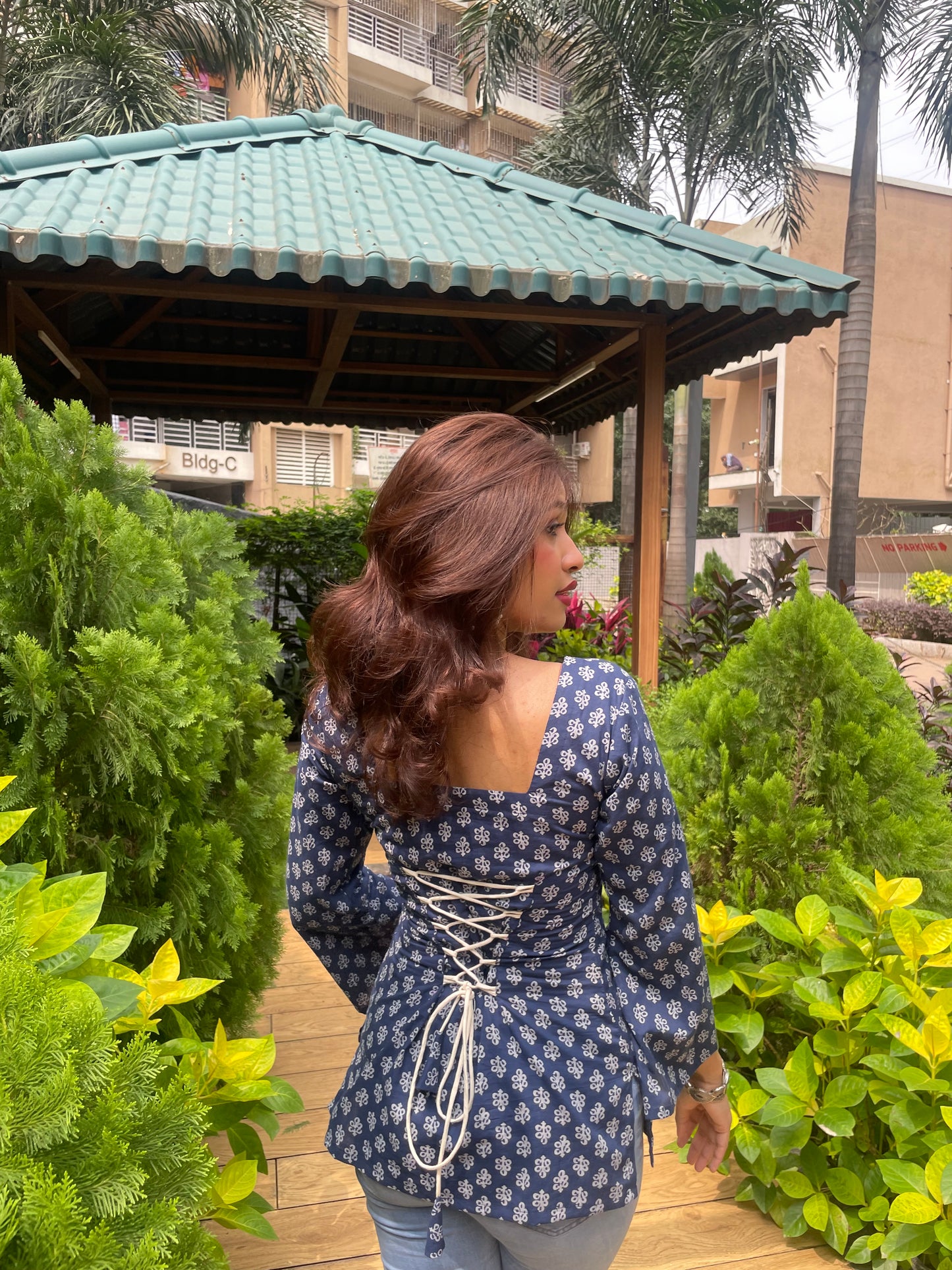 Noorani Blue Buti Kurti