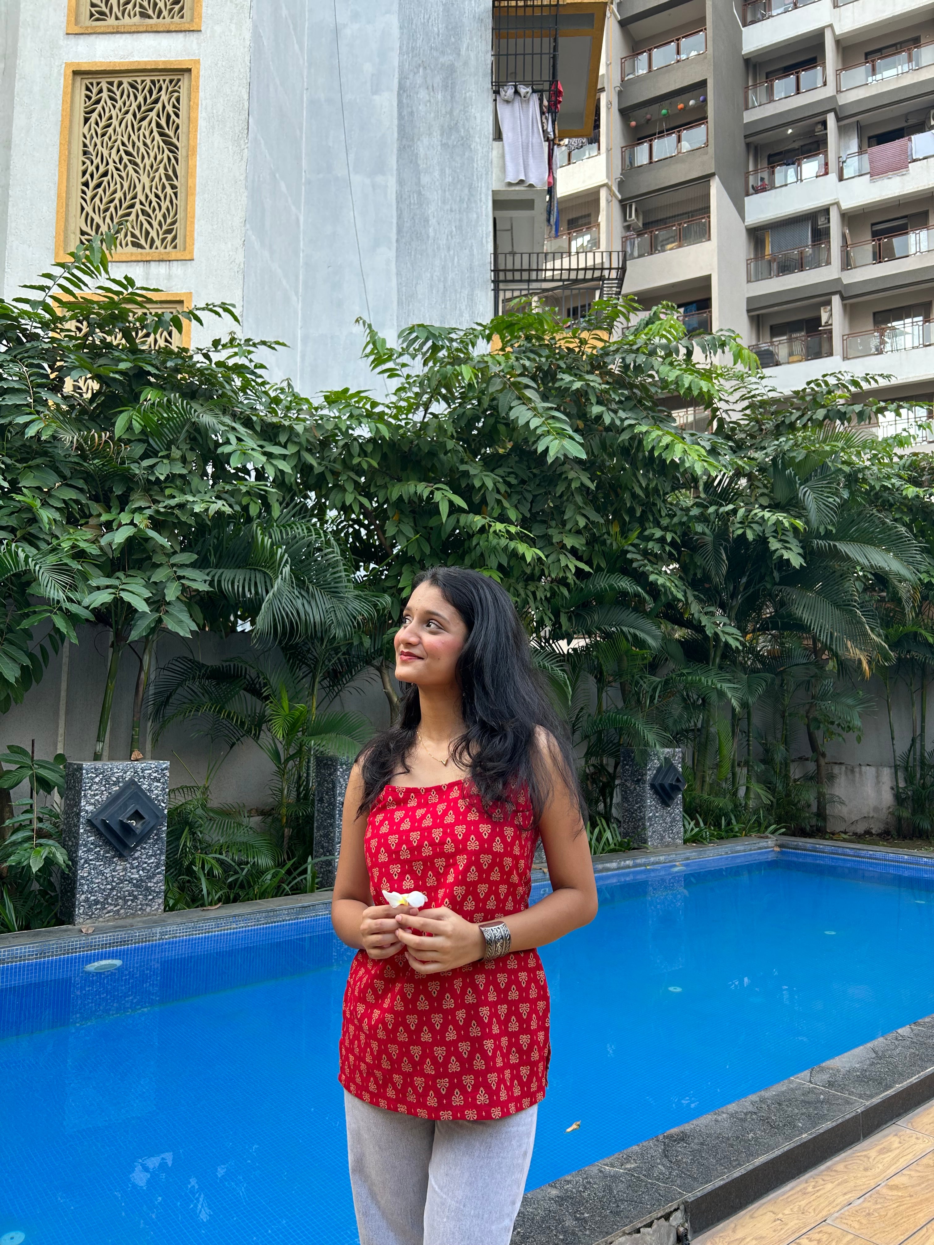 Ruhani Red Buti Kurti